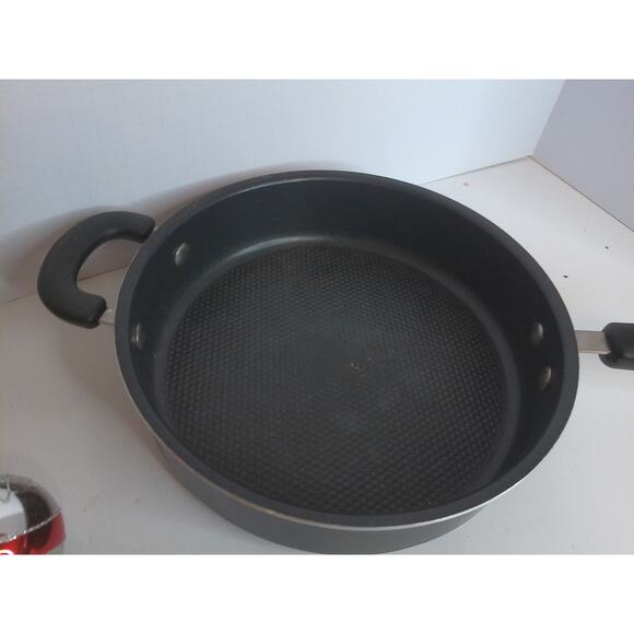 Vintage Cooks Essentials Saute Skillet Pan 2.75 Qt - Picture 7 of 8